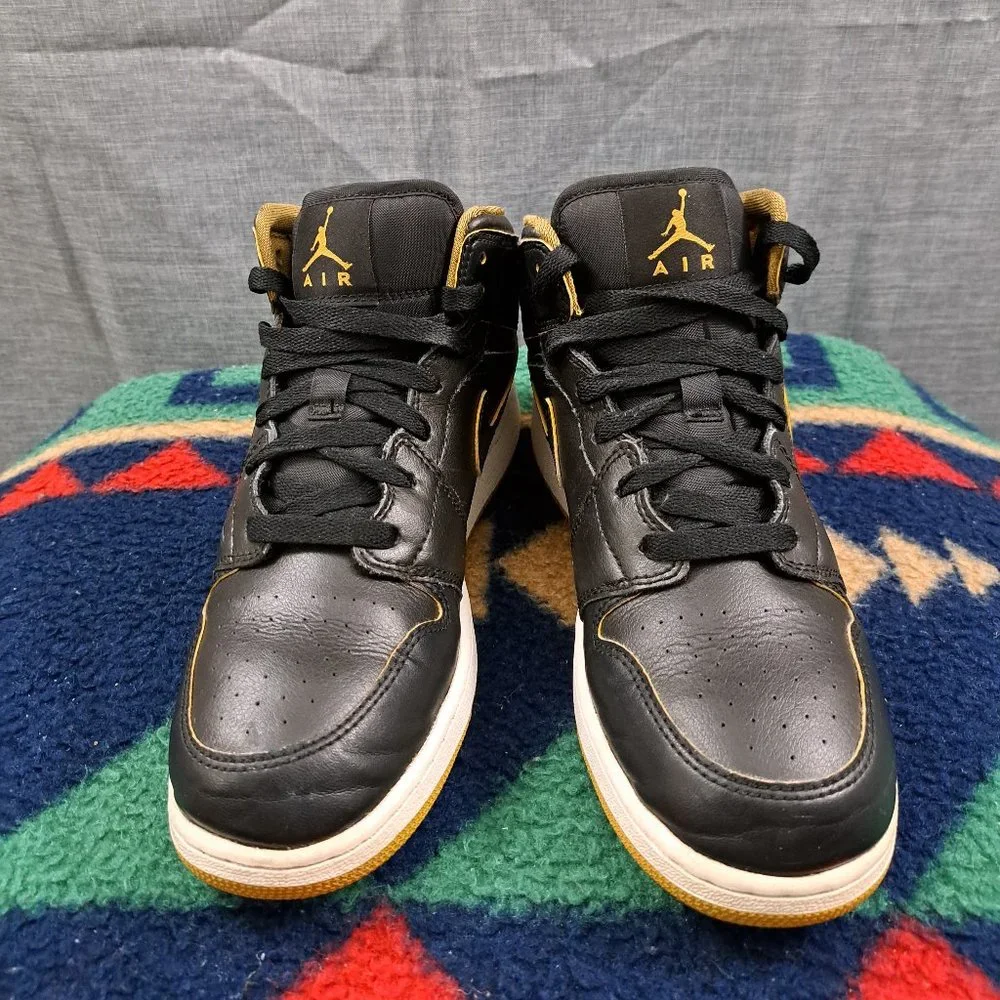 %Nike Air Jordan Retro 1 Mid Shoes Sneakers Youth Size 6 / AJ9